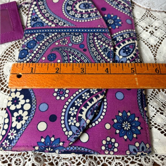 Vera Bradley Boysenberry Travel Envelope Wallet Credit Card Holder Retired - Picture 11 of 11